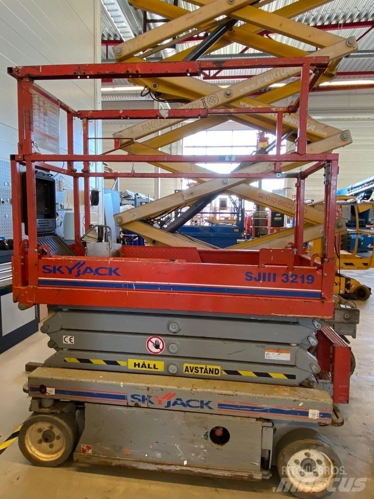 SkyJack SJ 3219 Ножничные подъемники