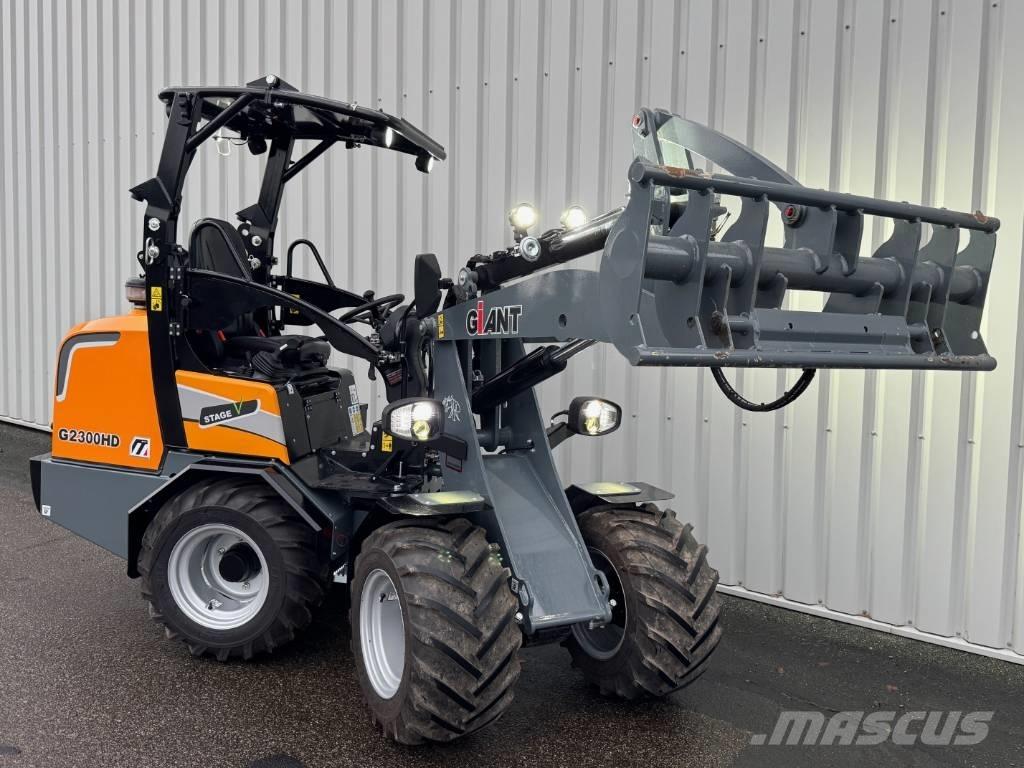 GiANT G 2300 HD Фронтальные погрузчики