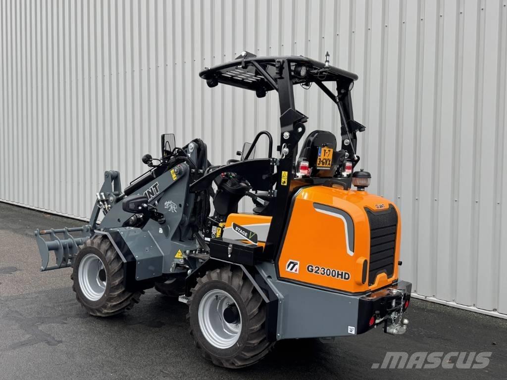 GiANT G 2300 HD Фронтальные погрузчики