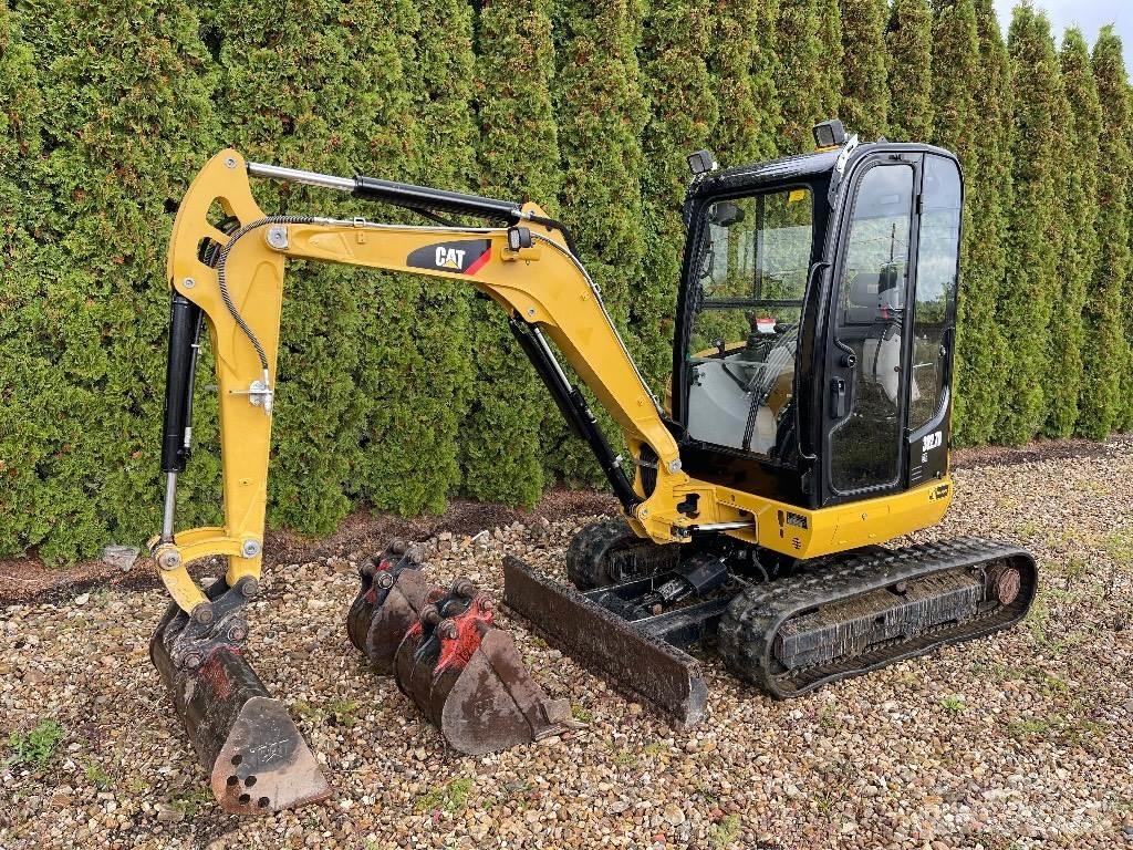 CAT 302.7D CR Мини-экскаваторы