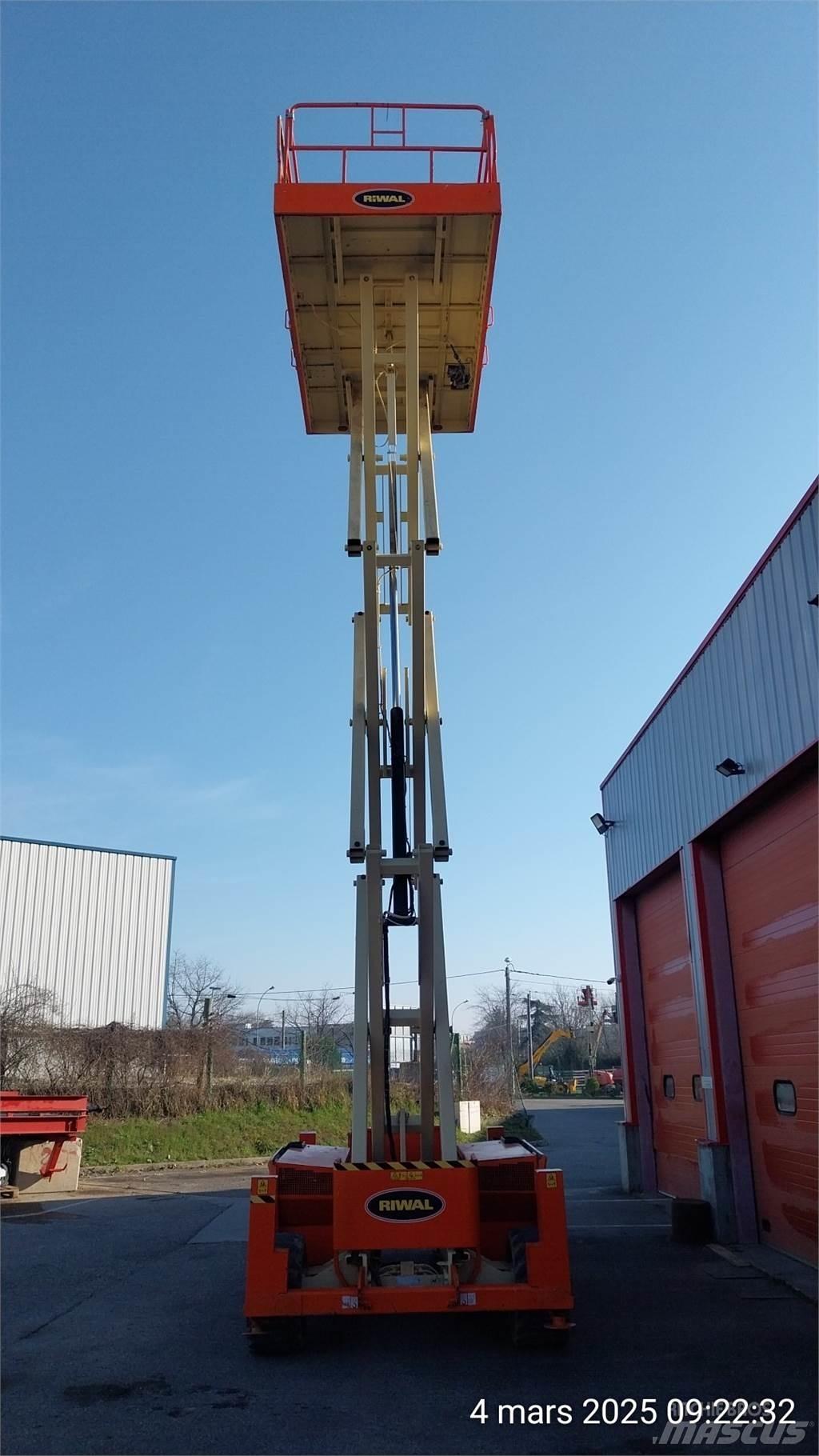 JLG 3394RT Ножничные подъемники