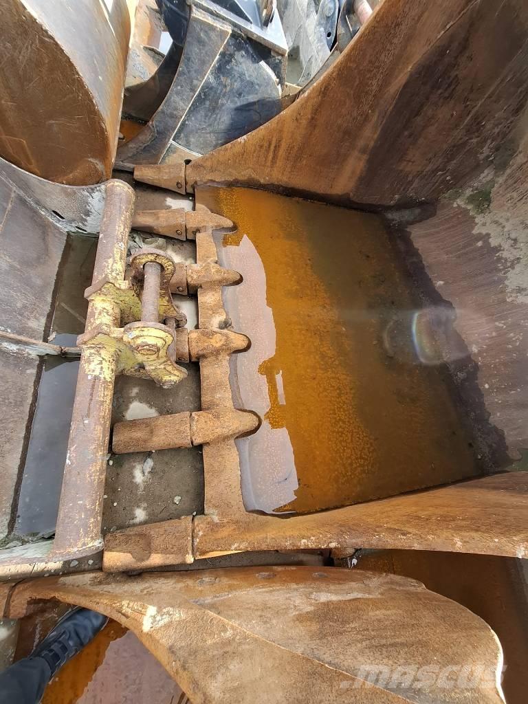 Komatsu PC 700 LC-11 Гусеничные экскаваторы