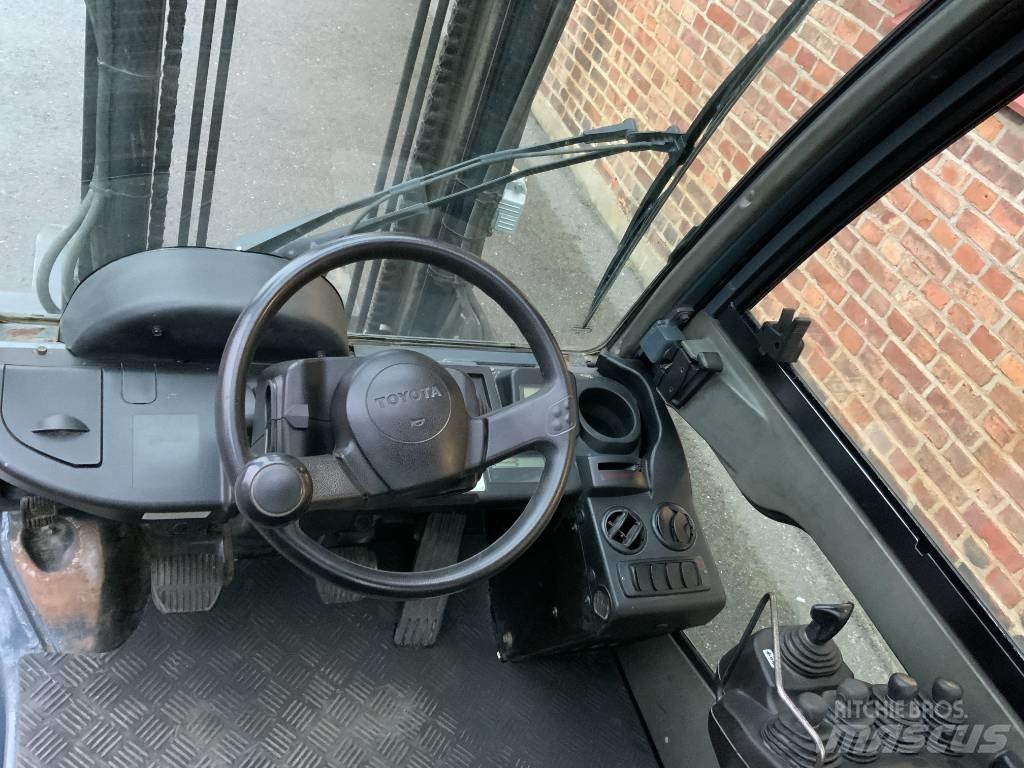 Toyota 02-8 FD F 30 Дизельные погрузчики