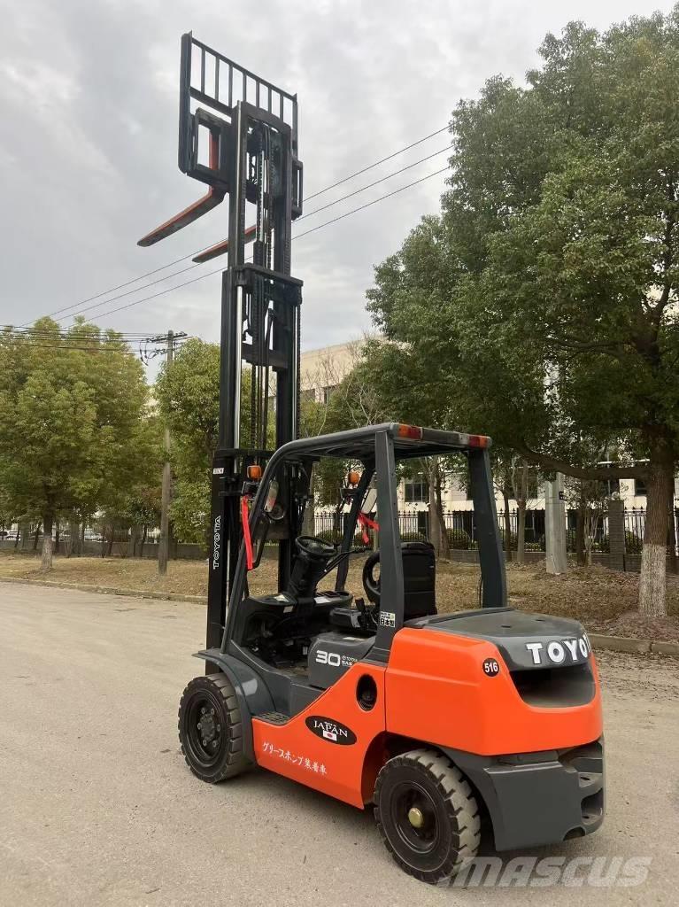 Toyota 3t Дизельные погрузчики