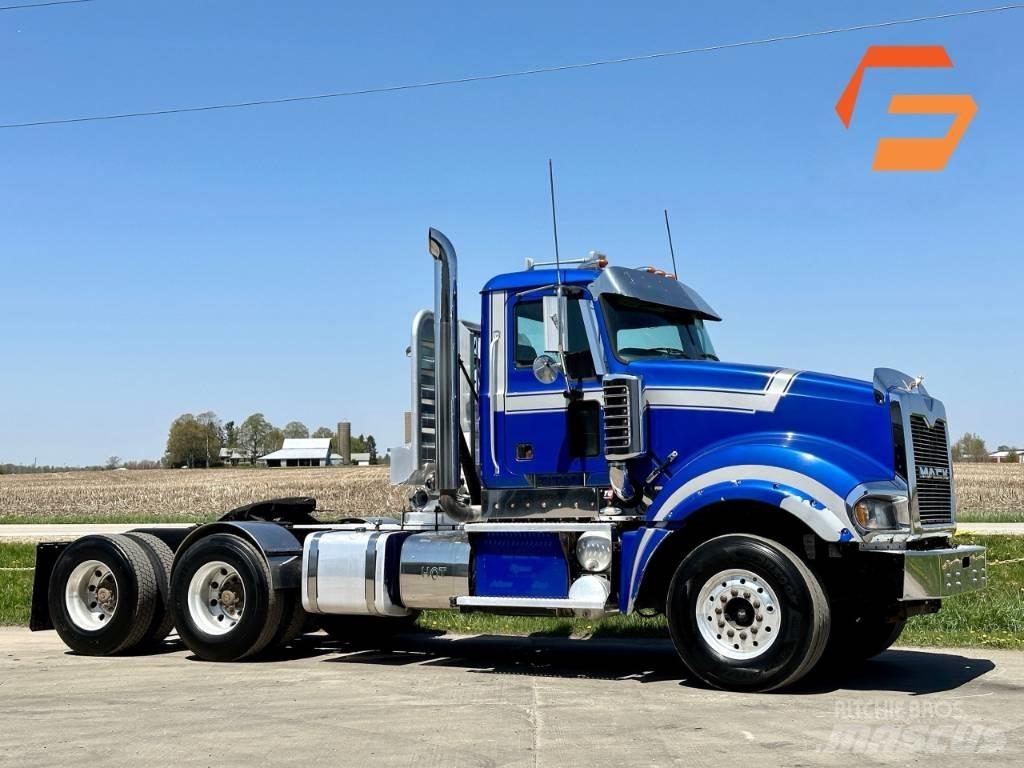 Mack Titan TD 713 Специальные грузовики