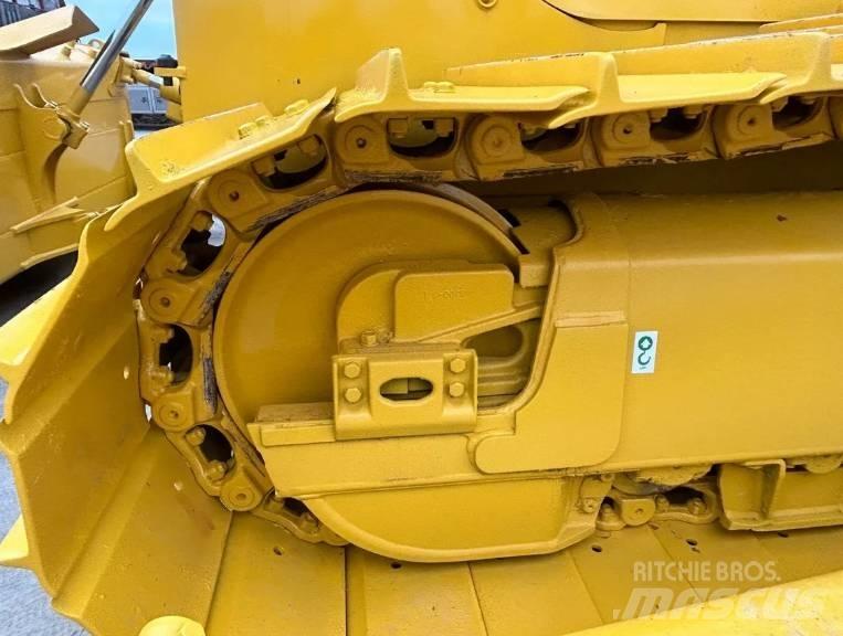 Komatsu D 65PX-18 Гусеничные бульдозеры