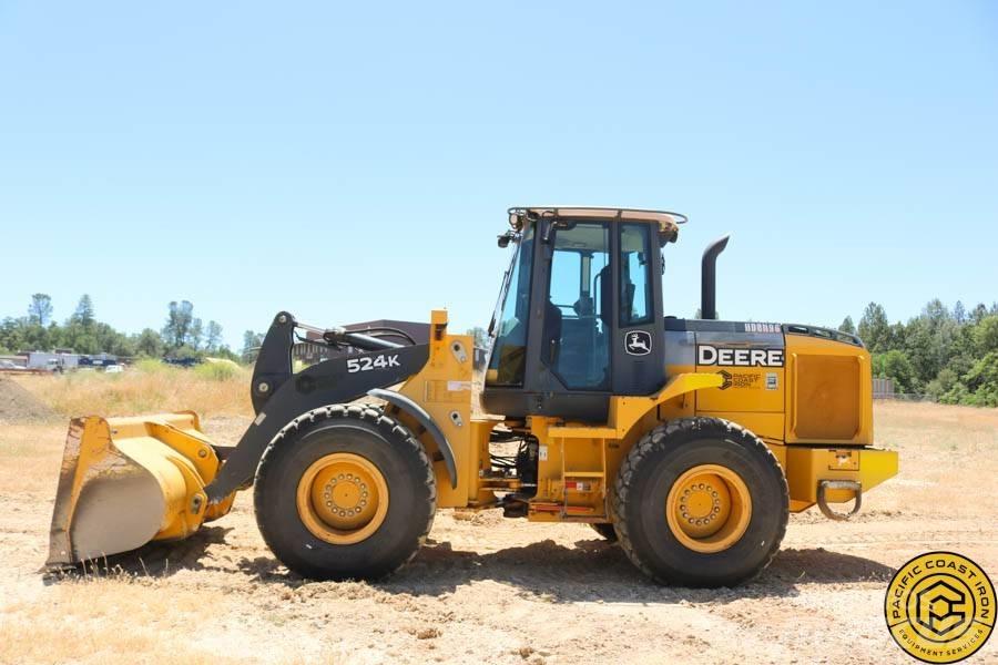 DEERE 524K Фронтальные погрузчики