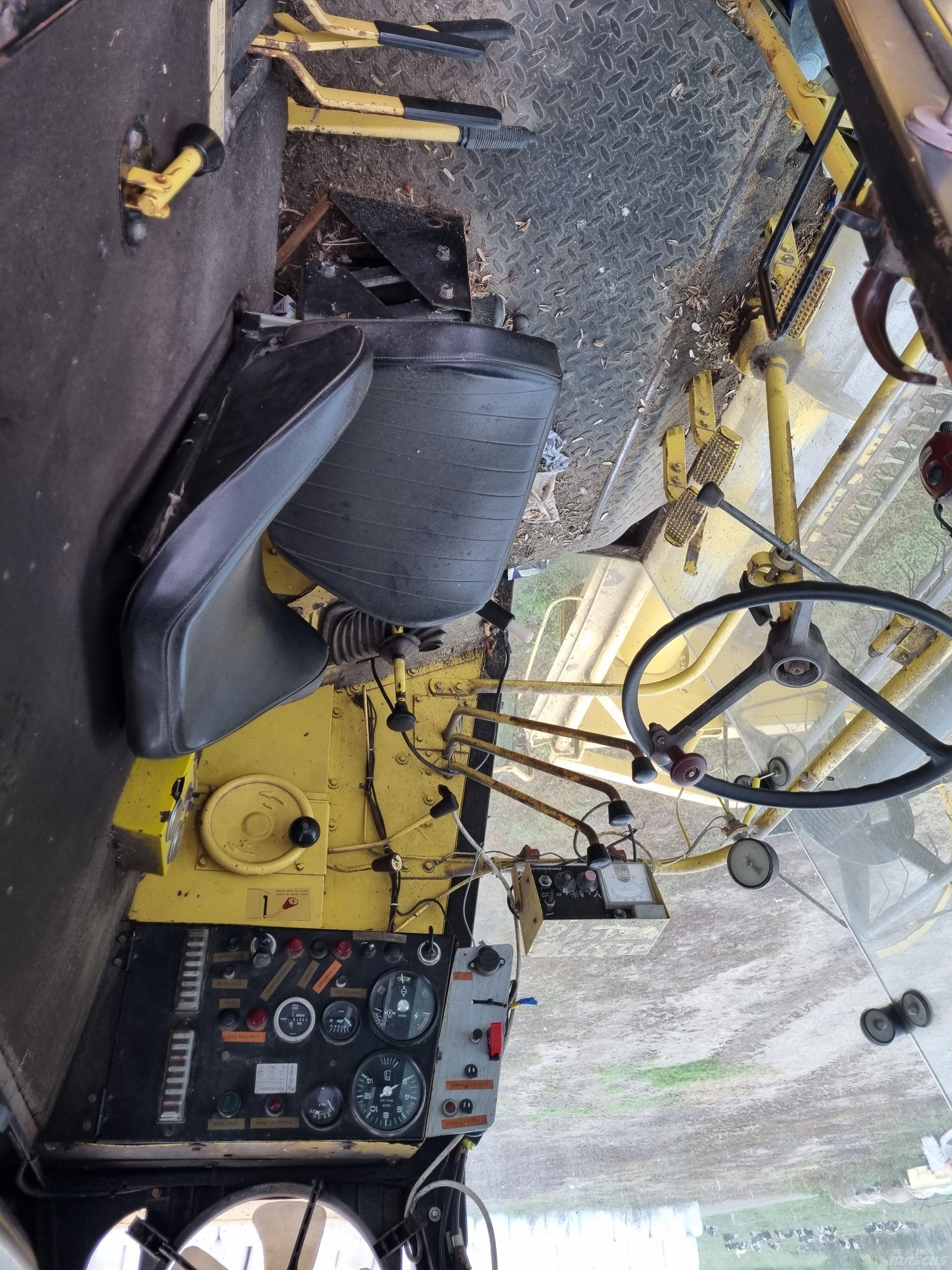 New Holland 8050 Зерноуборочные комбайны