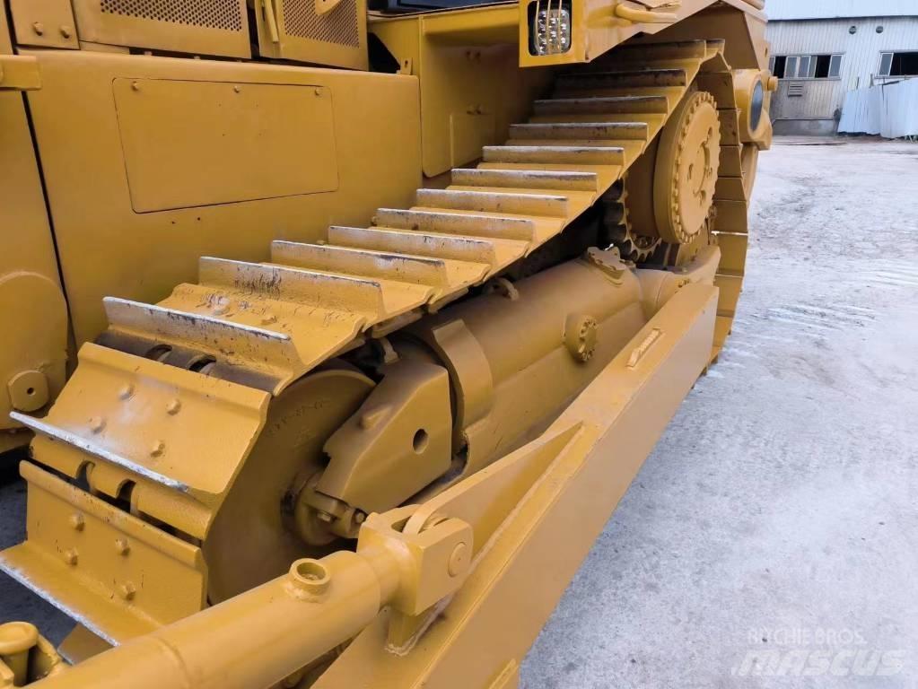 CAT D 8 R Гусеничные бульдозеры