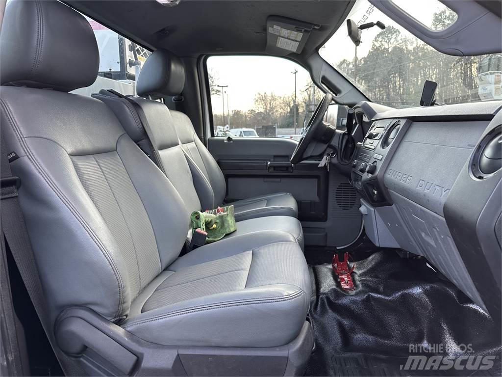 Ford F550 Комбинированные дорожные машины