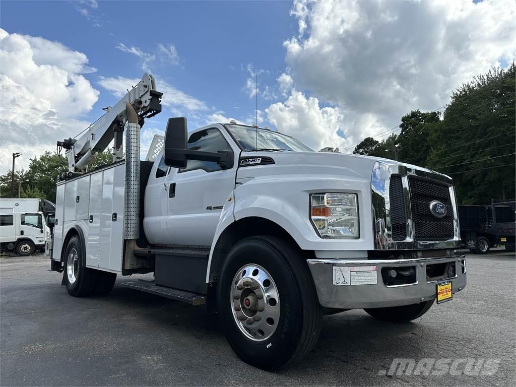 Ford F750 Комбинированные дорожные машины