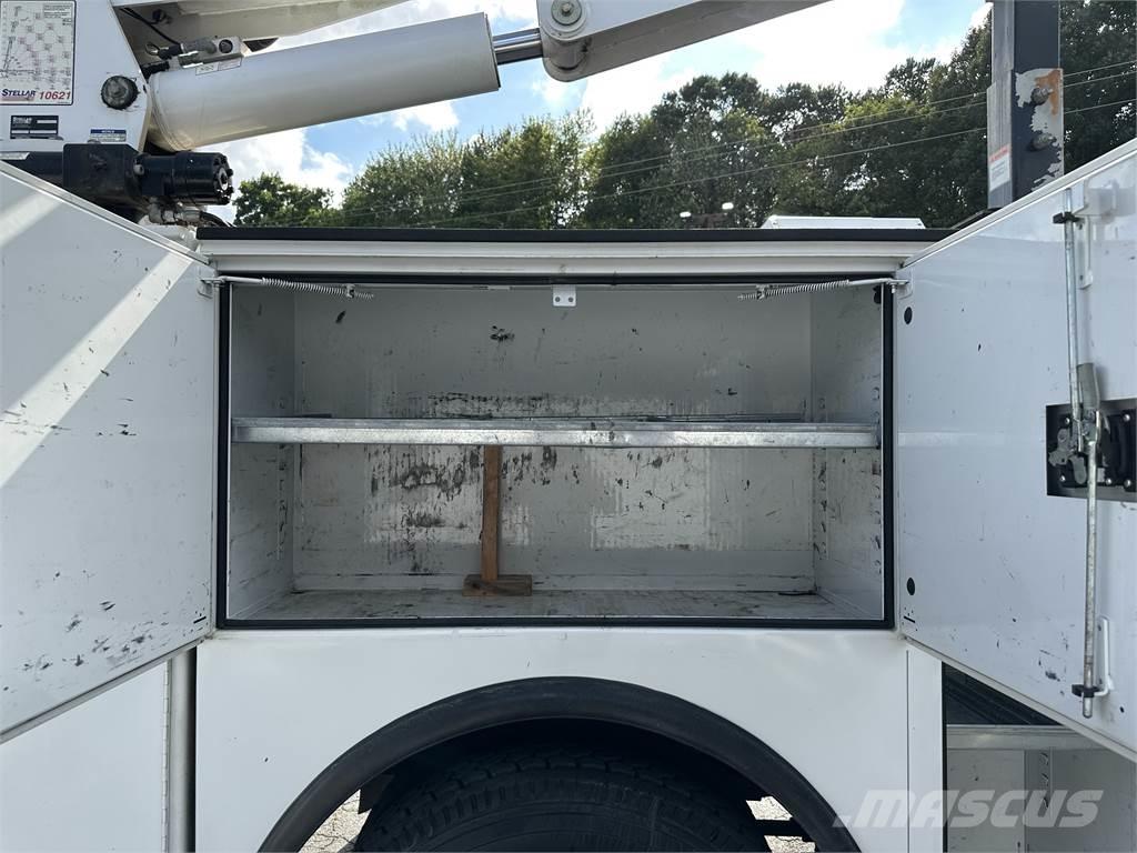 Ford F750 Комбинированные дорожные машины