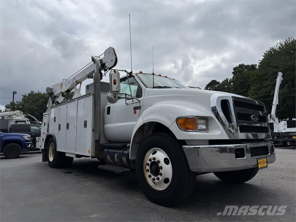 Ford F750 Комбинированные дорожные машины