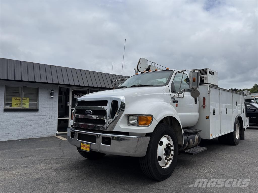 Ford F750 Комбинированные дорожные машины