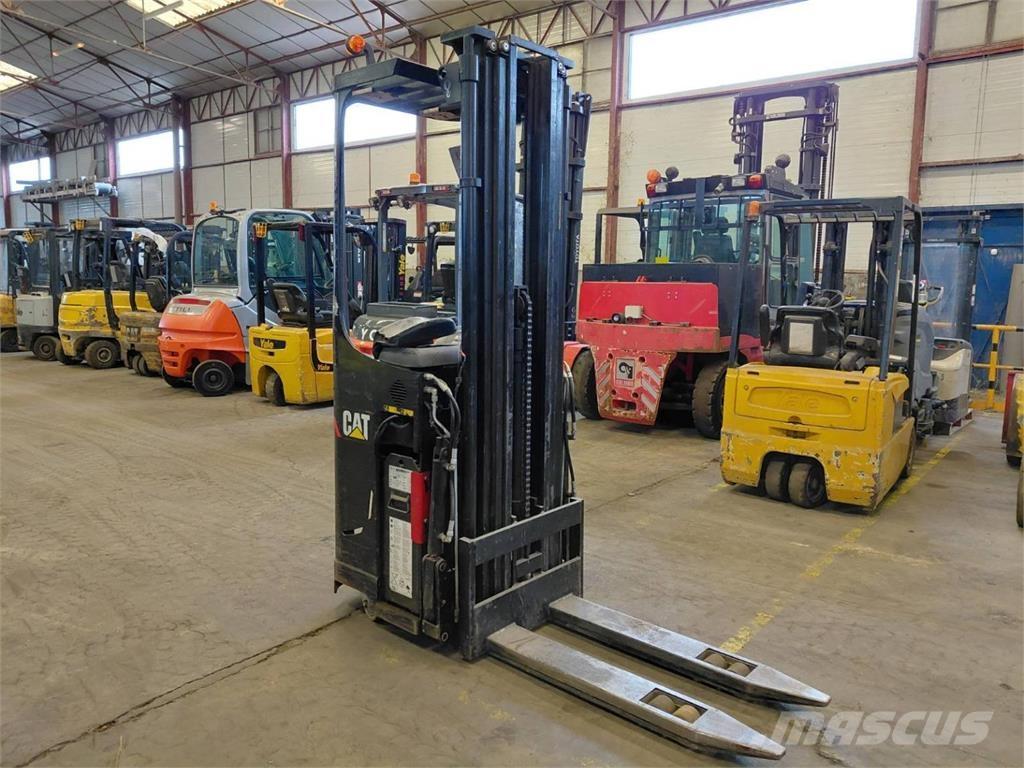 CAT NSR16N Самоходные электроштабелёры