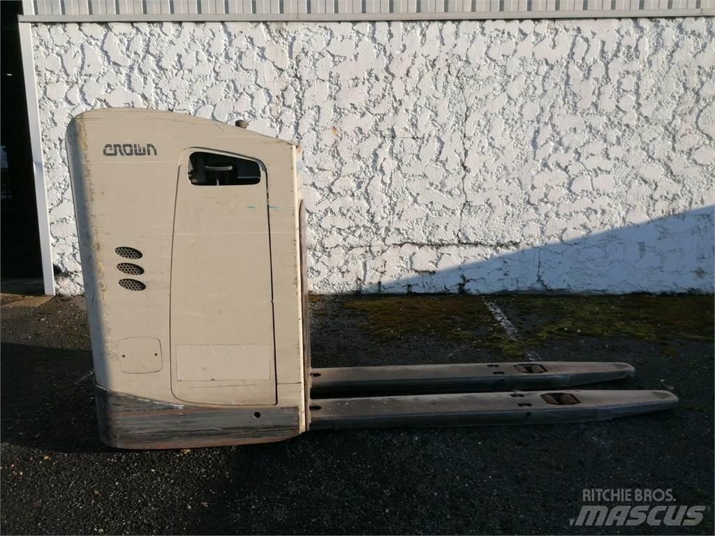 Crown RT4000 Самоходные электроштабелёры