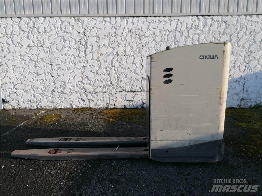 Crown RT4000 Самоходные электроштабелёры