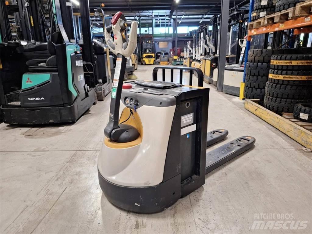 Crown WP3080 Ручные штабелёры с электроподъёмом