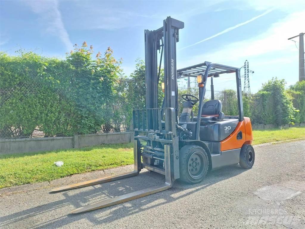 Doosan D30S 5 Другие складские механизмы