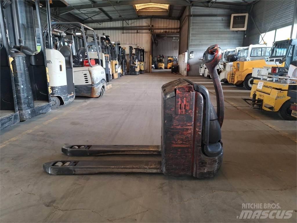 Fenwick T18 Ручные штабелёры с электроподъёмом