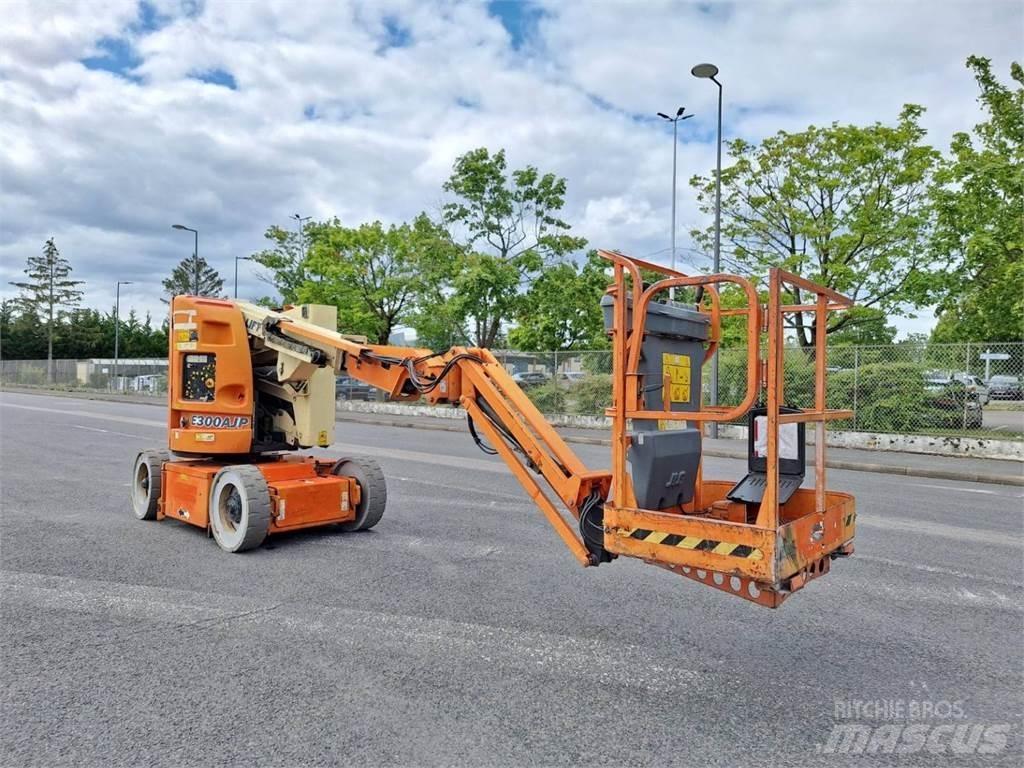 JLG E300AJP Разные подъемники и вышки