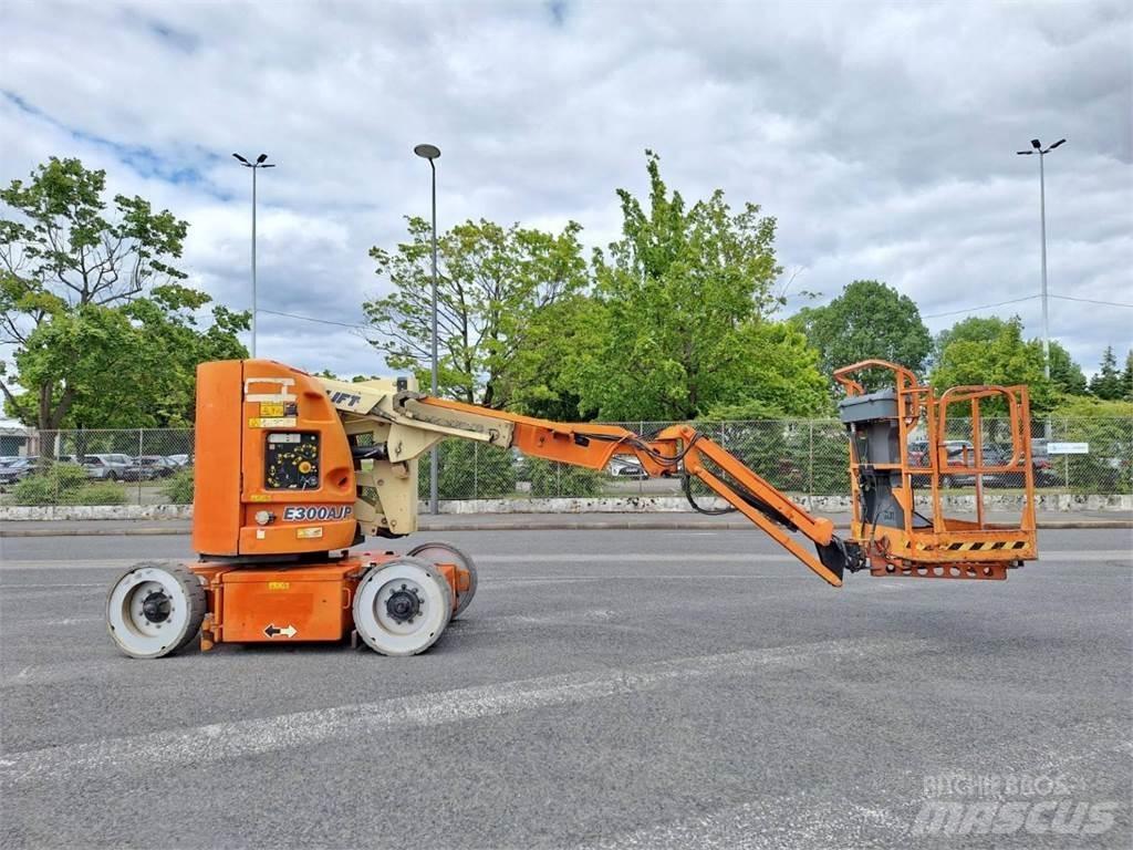 JLG E300AJP Разные подъемники и вышки