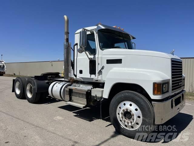 Mack PINNACLE Прочие фургоны