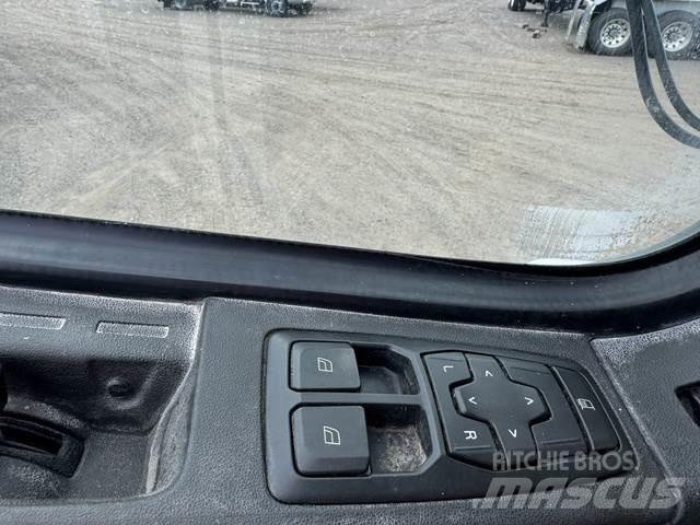 Volvo VHD Прочие фургоны