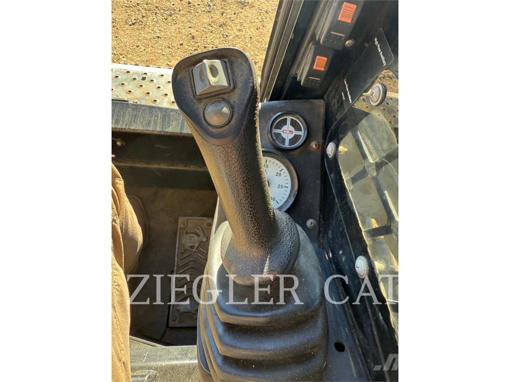 ASV PT80 Гусеничные фронтальные погрузчики