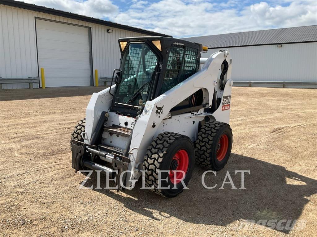 Bobcat S250 Мини-погрузчики