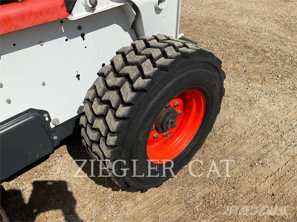 Bobcat S250 Мини-погрузчики