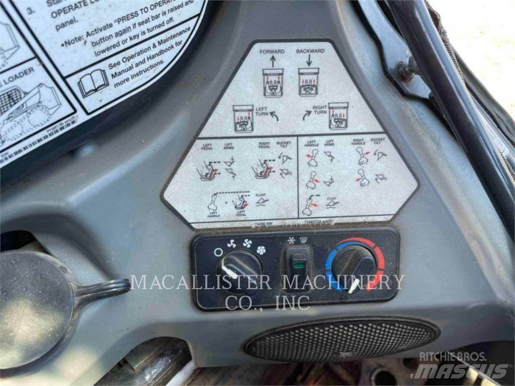 Bobcat S590 Мини-погрузчики