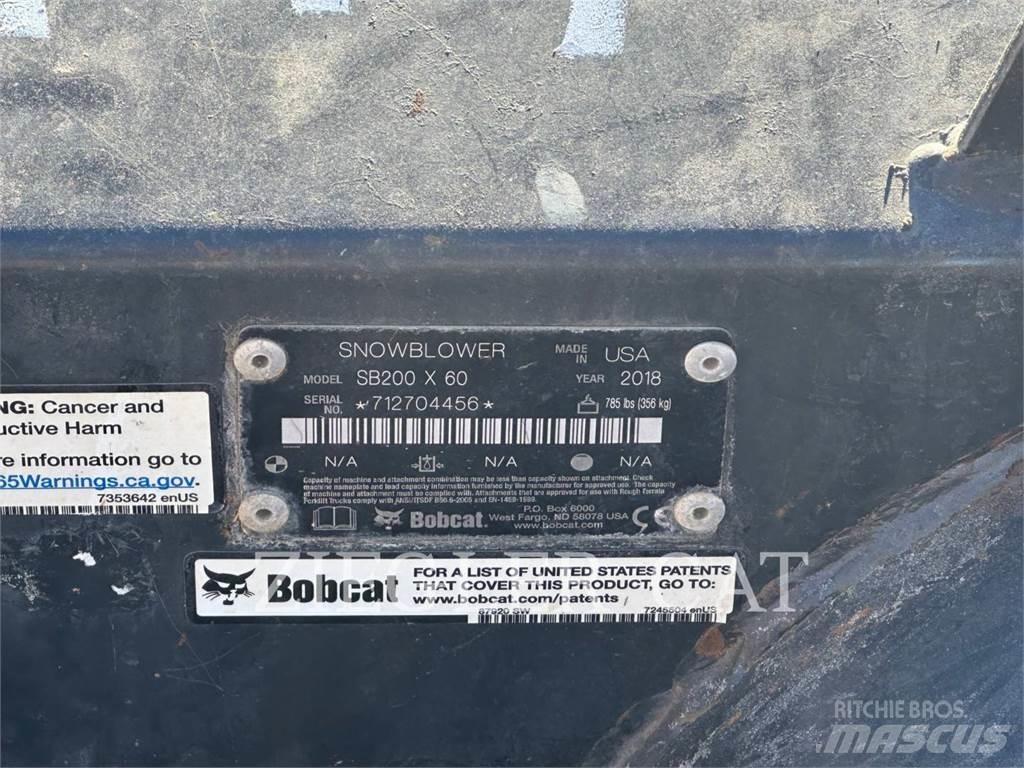 Bobcat SB200 Мини-погрузчики