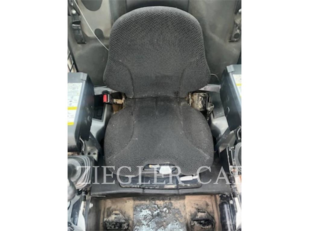 Bobcat T770 Гусеничные фронтальные погрузчики