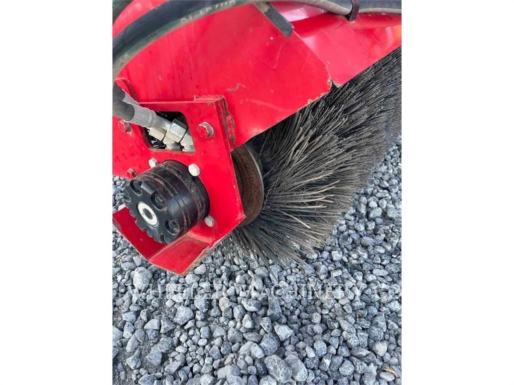 Broce BROOM 3 Вакуумные уборочные машины