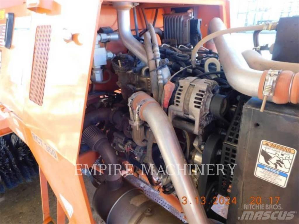 Broce CR350D BR Вакуумные уборочные машины