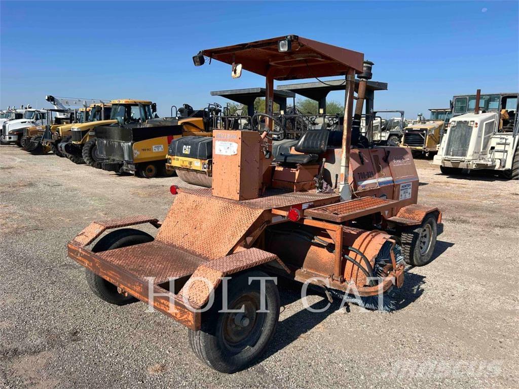 Broce RJ350 Вакуумные уборочные машины