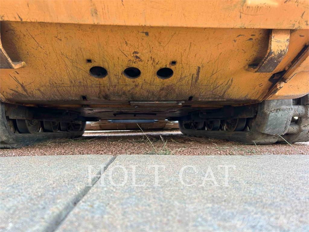 CASE TR270 Гусеничные фронтальные погрузчики