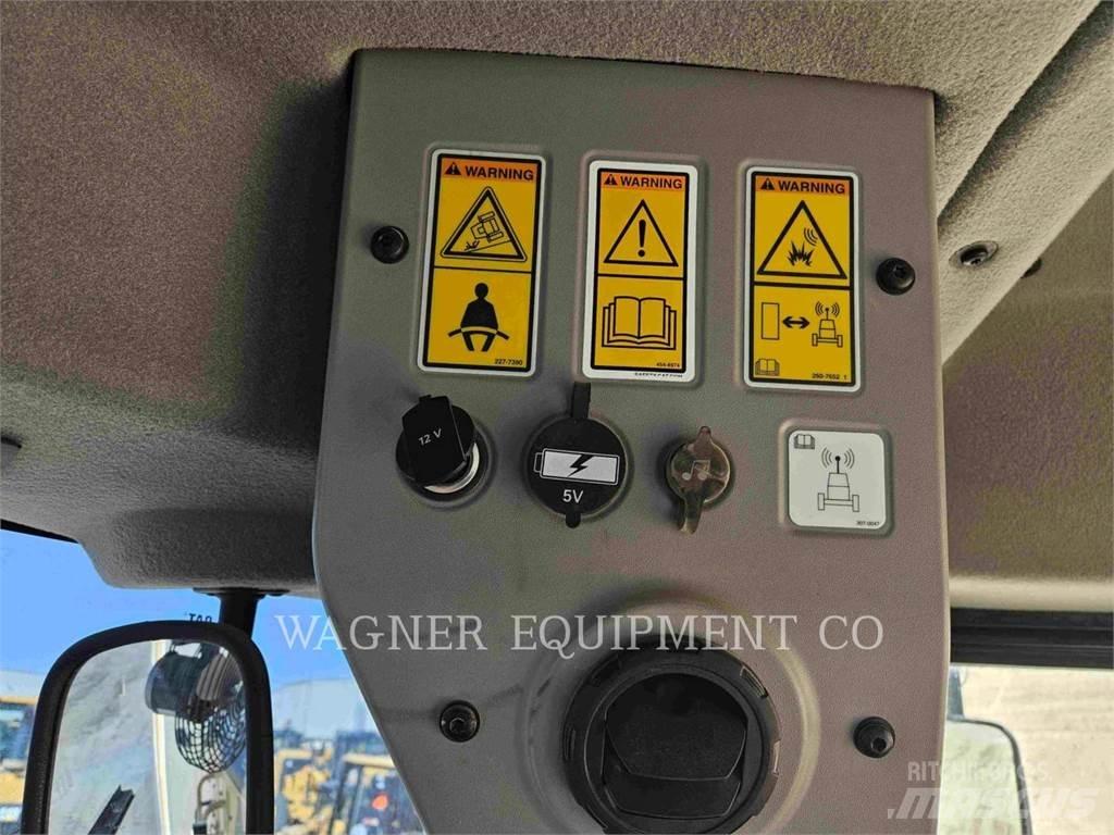 CAT 120 Грейдеры