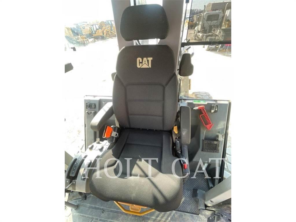 CAT 120 Грейдеры