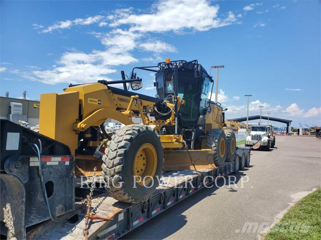 CAT 120 AWD CS Грейдеры