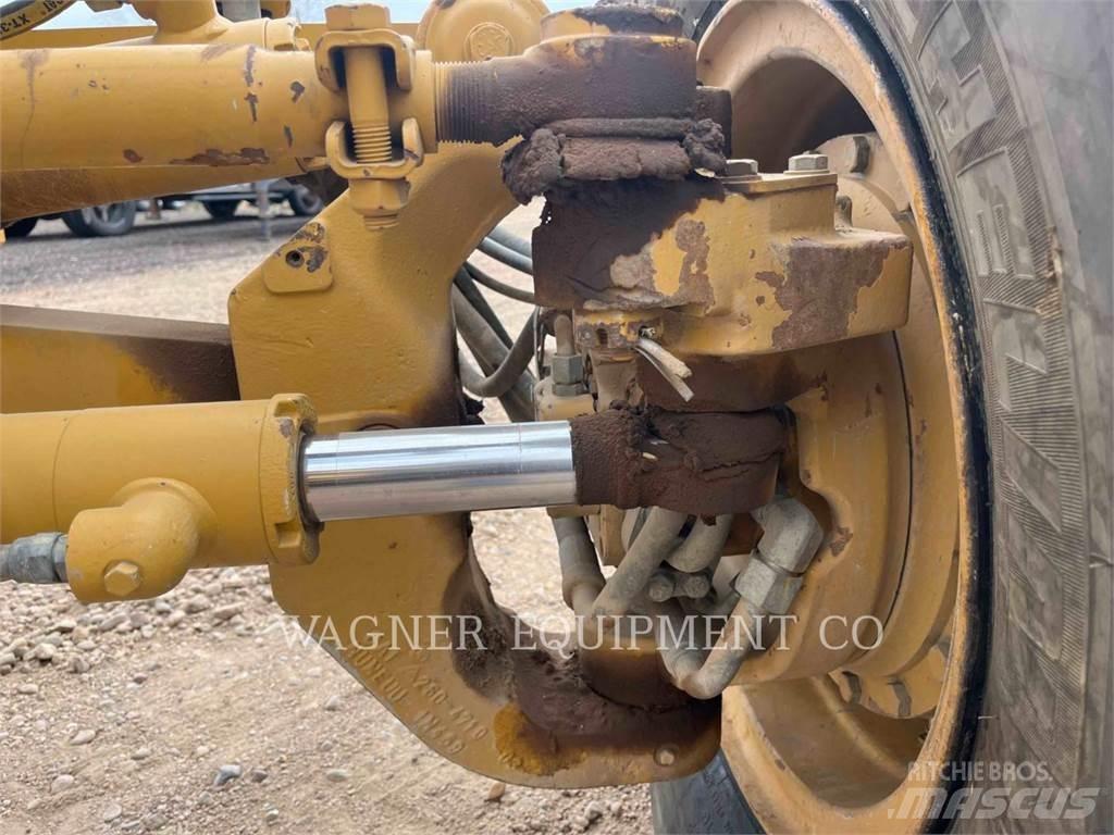 CAT 120M AWD Грейдеры