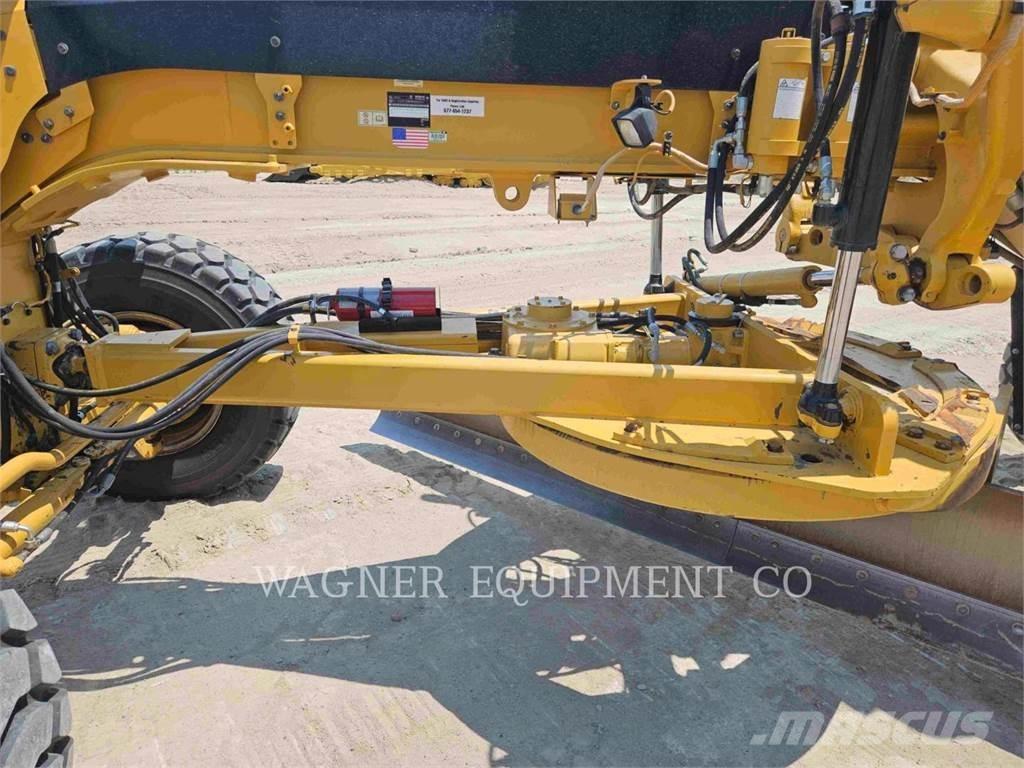 CAT 120M2 AWD Грейдеры