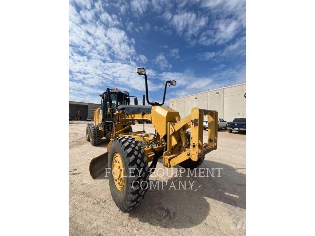 CAT 120M2AW Грейдеры