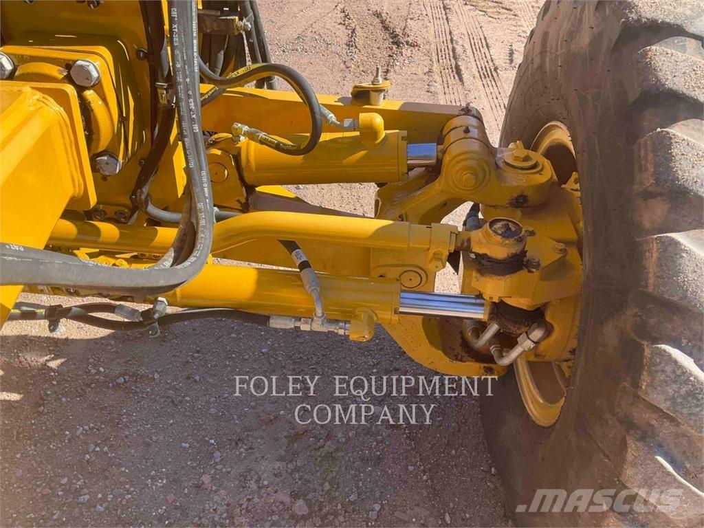 CAT 120M2AW Грейдеры