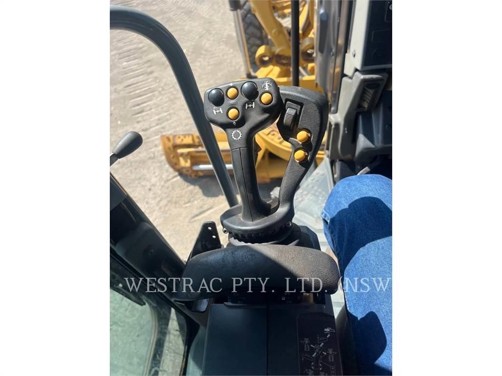 CAT 12M Грейдеры