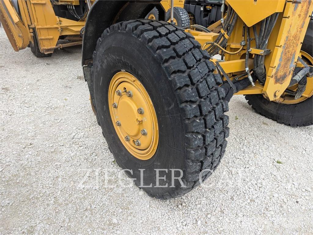 CAT 12M2AWD Грейдеры