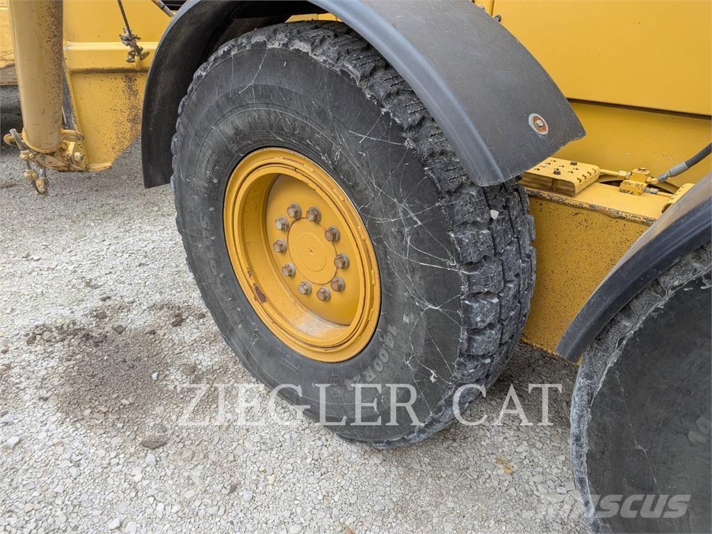 CAT 12M2AWD Грейдеры