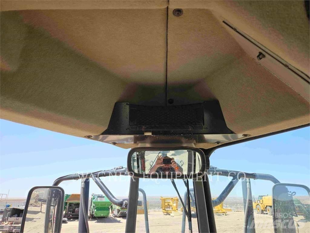 CAT 12M3AWD Грейдеры