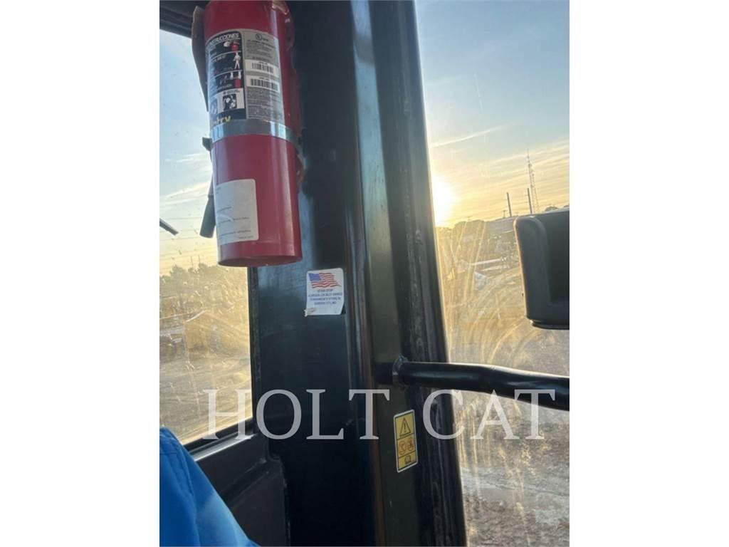 CAT 140 AWD Грейдеры